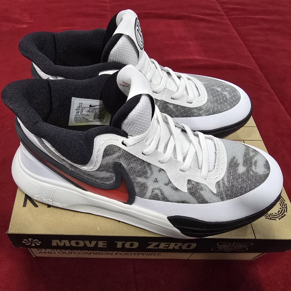 Nike Kyrie 8 Go (PS) Kids Sneakers Size 1Y